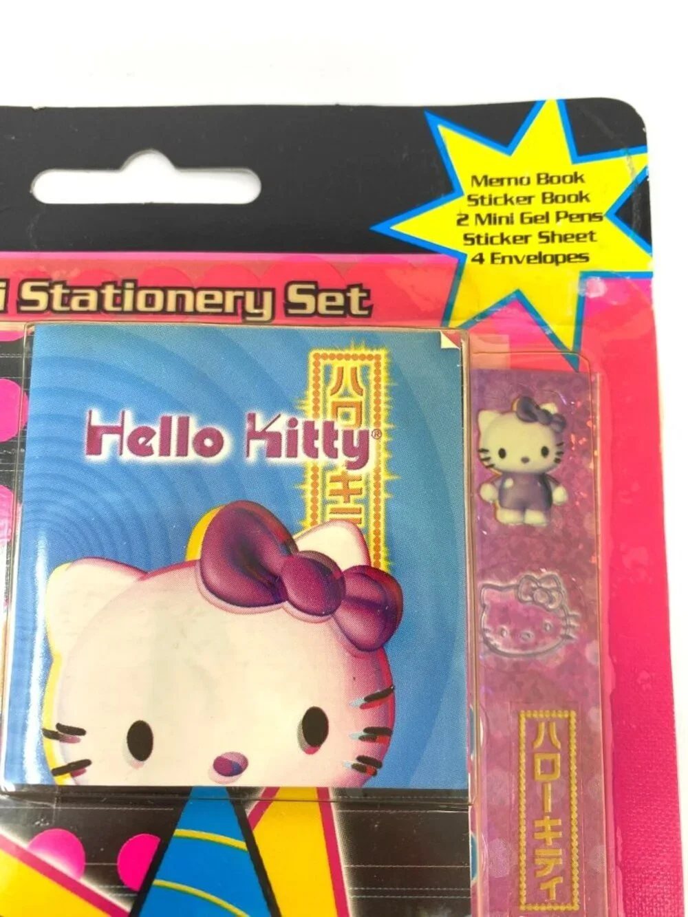 Hello Kitty includes memo